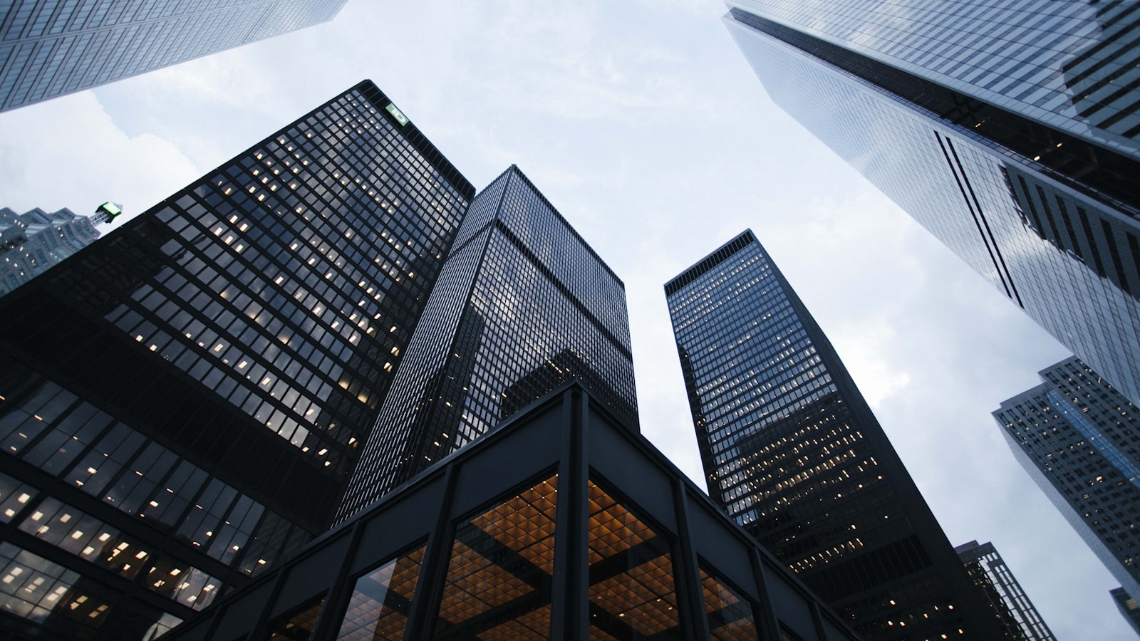 1031 Exchange vs. Opportunity Zones: Two Ways to Defer Capital Gains, Compared